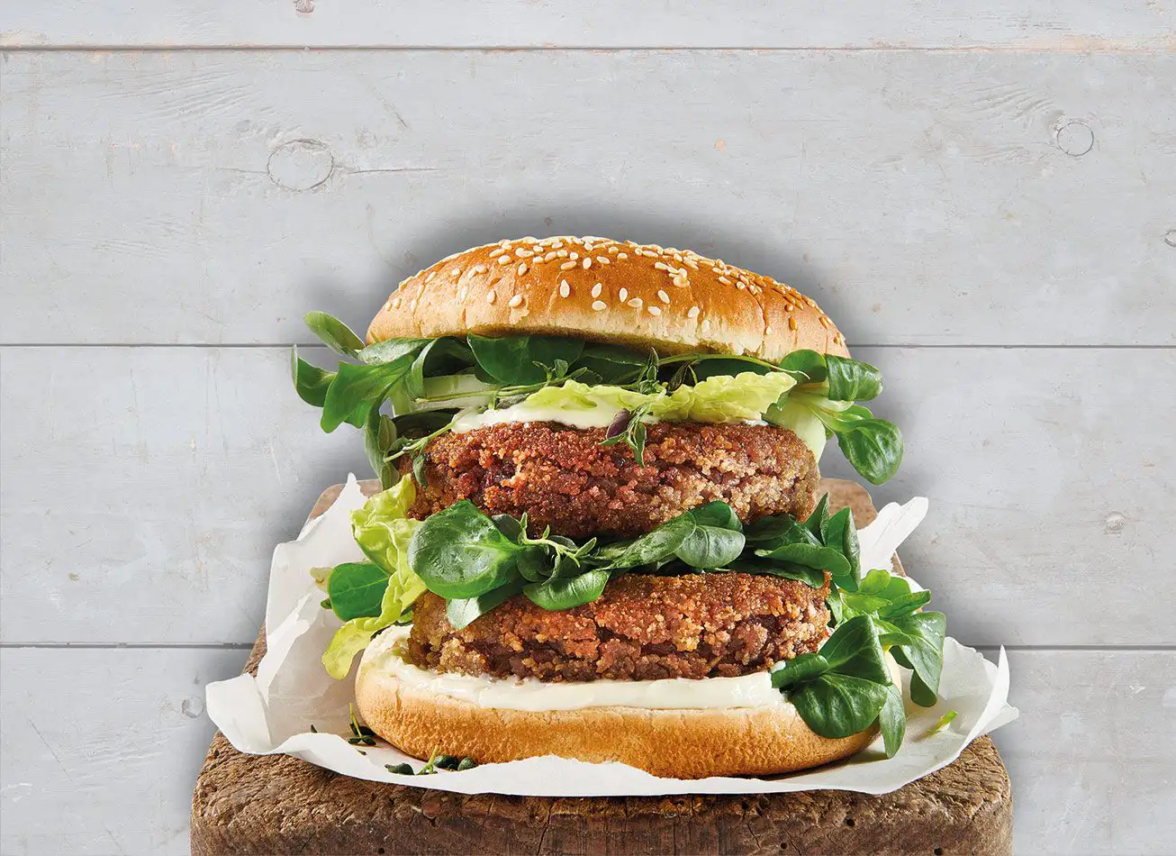 Vegetar-burger med bønnebøf og soltørrede tomater